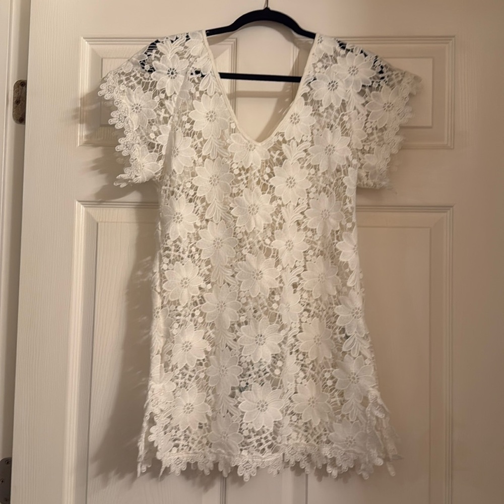 Beautiful like new linen like material white swim cover